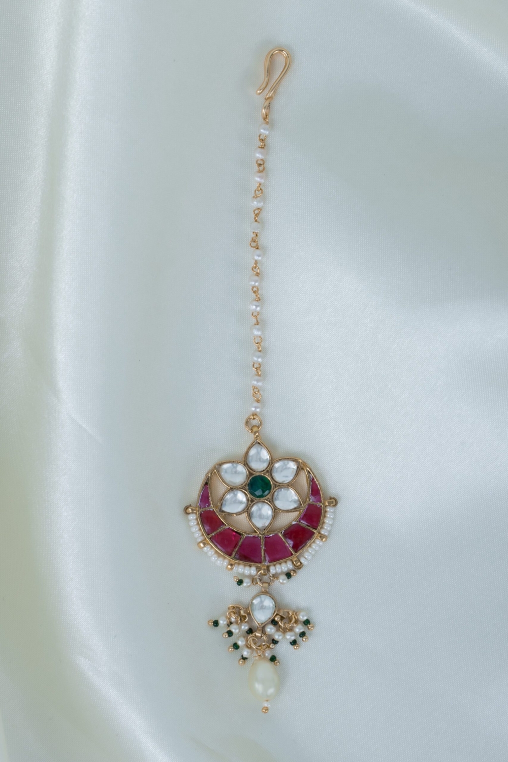 Elegant pachi kundan tikka