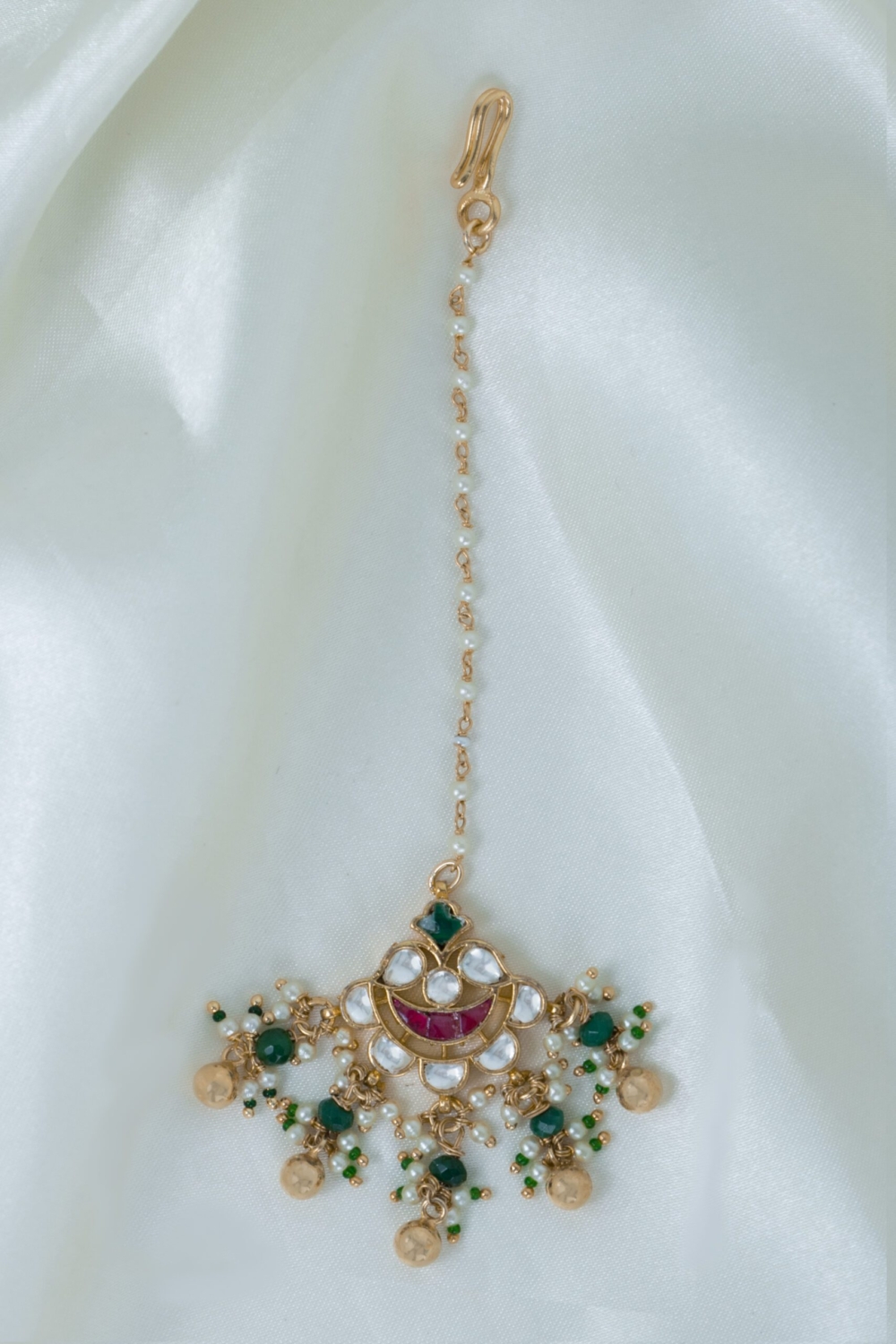 Pachi kundan tikka