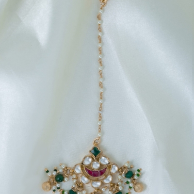 Pachi kundan tikka