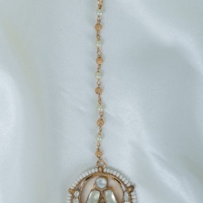 Round pachi kundan tikka