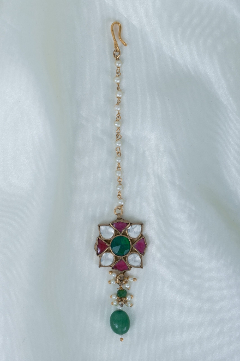Cute square pachi kundan tikka