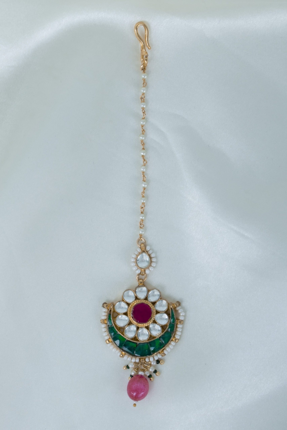 Adorable pachi kundan tikka ( 3 colours)