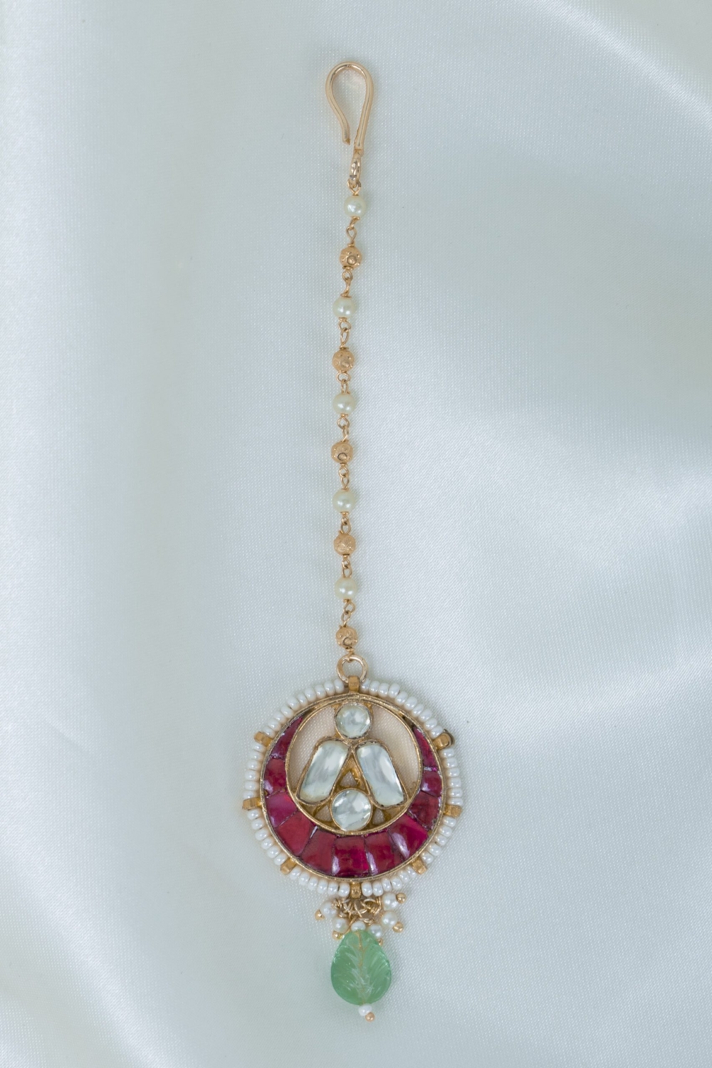 Elegant pachi kundan tikka