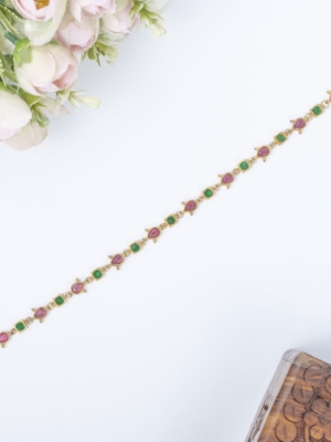 Jadau single line Rani x Green kundan mathapatti