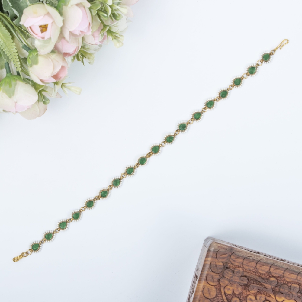 Emerald tikki pachi kundan mathapatti