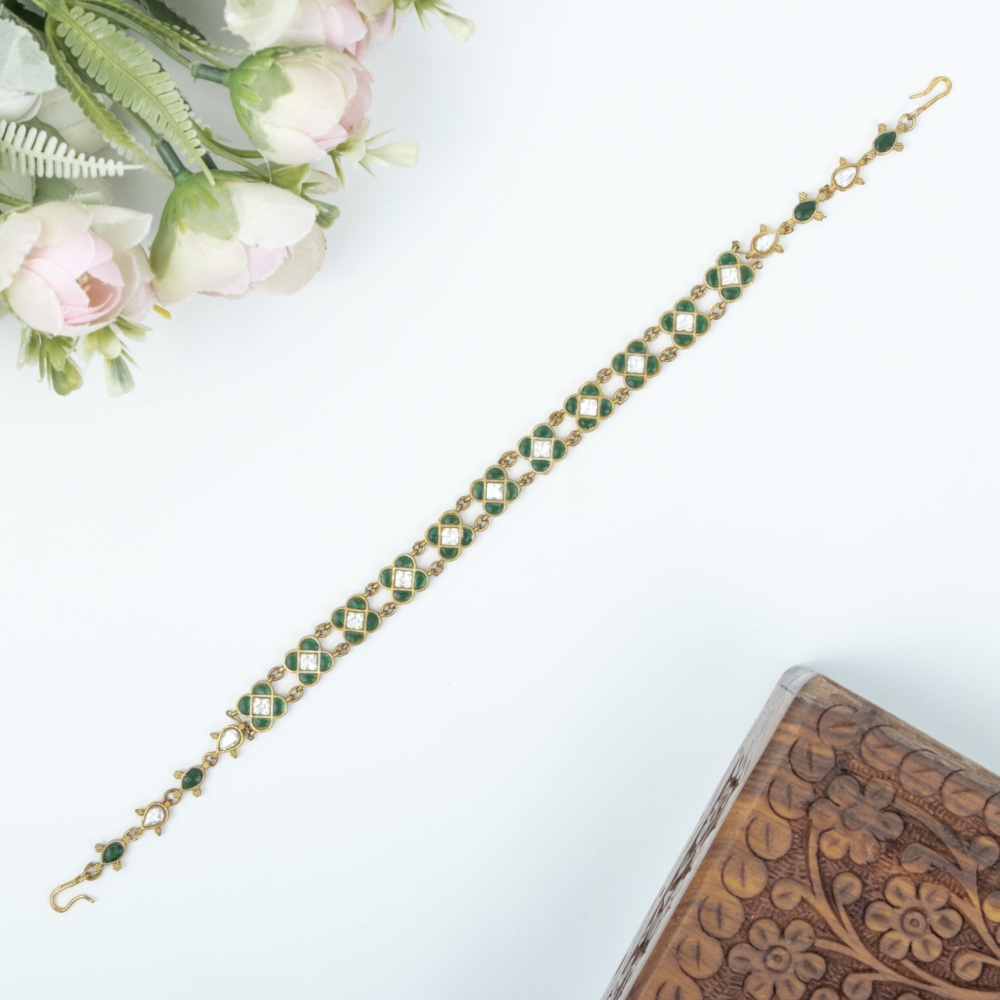 Emerald jadau kundan mathapatti
