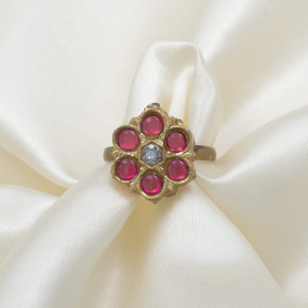 Eye catching jadau ring