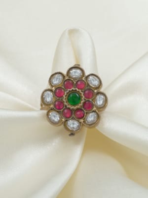Fancy jadau finger ring