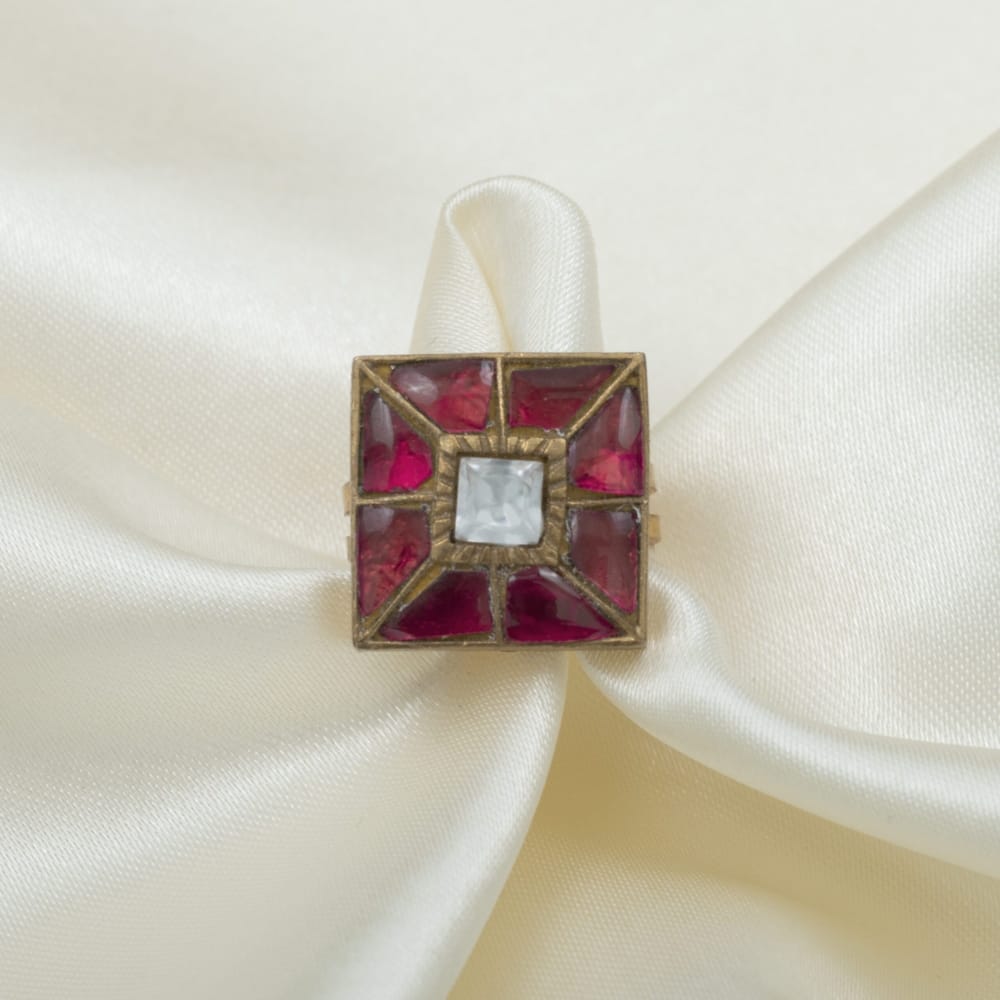 Swanky jadau finger ring