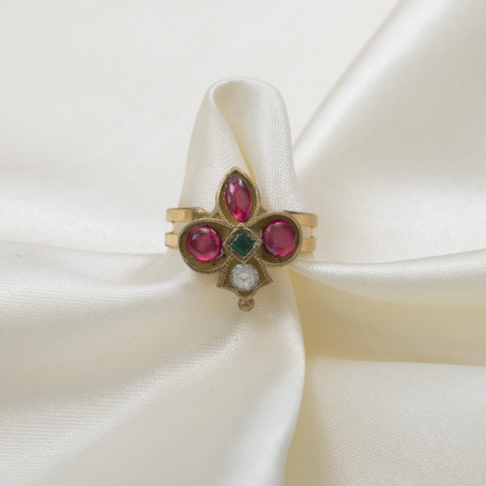 Jadau finger ring