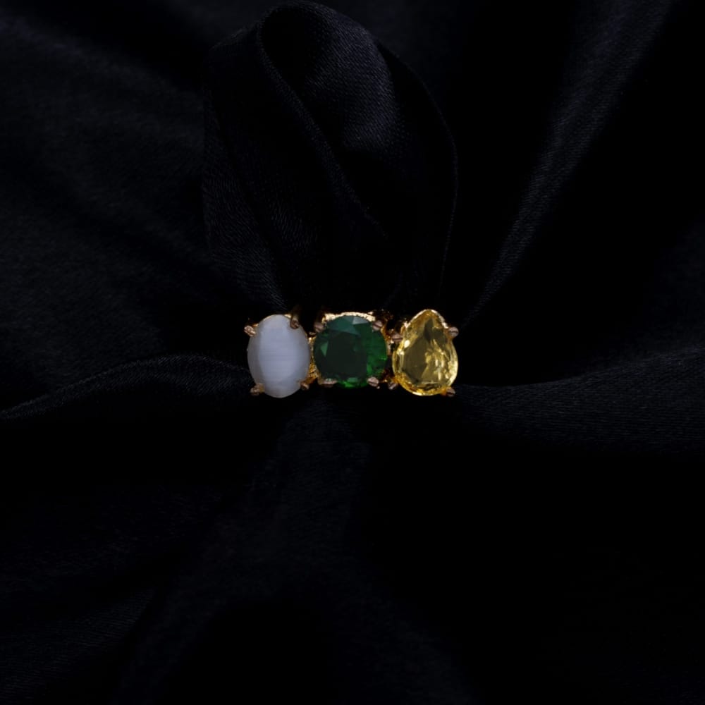 3 stone duzzy finger ring