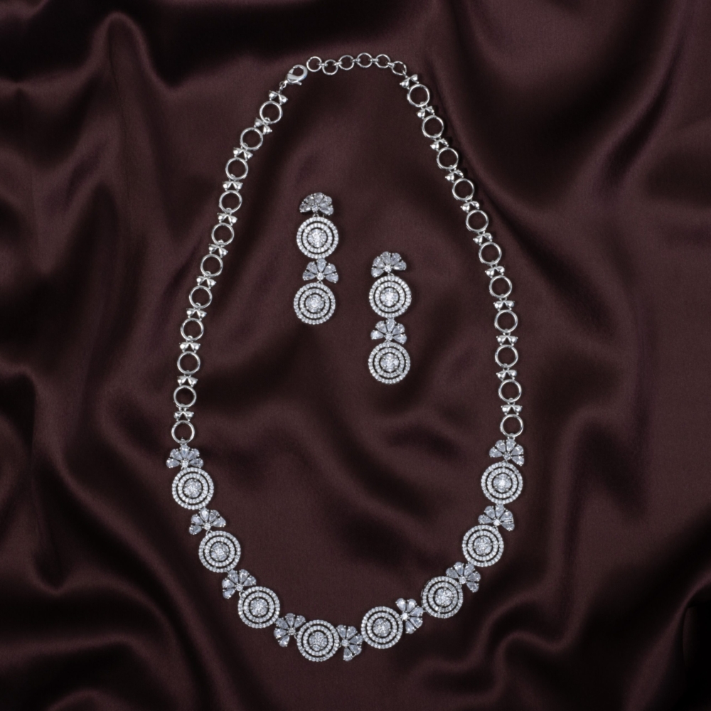 Beautiful silver polish chain set