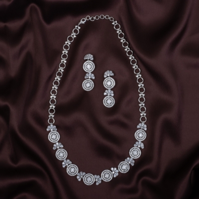 Beautiful silver polish chain set