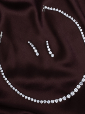 Elegant single line american diamond set