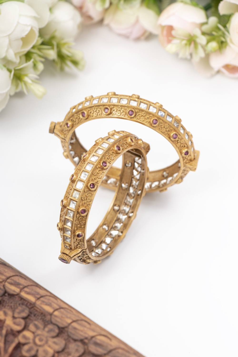 Antique kundan bangles