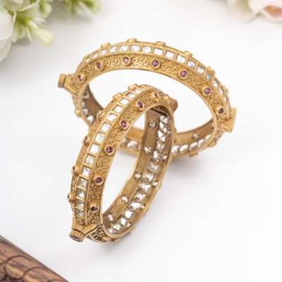 Antique kundan bangles