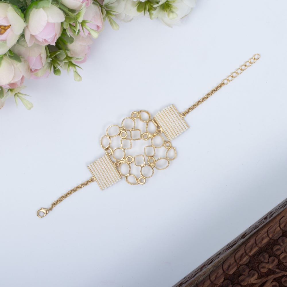 Serene Glow Pearl Hand Bracelet - Image 2
