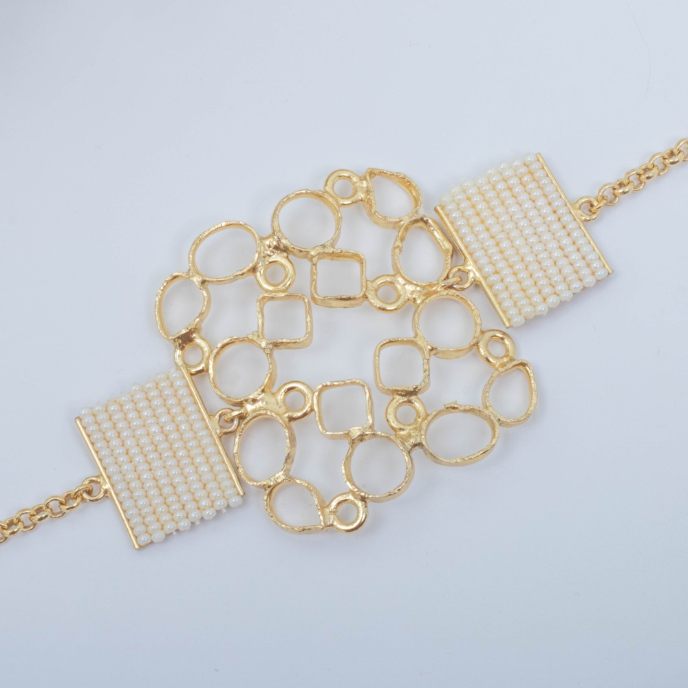 Serene Glow Pearl Hand Bracelet
