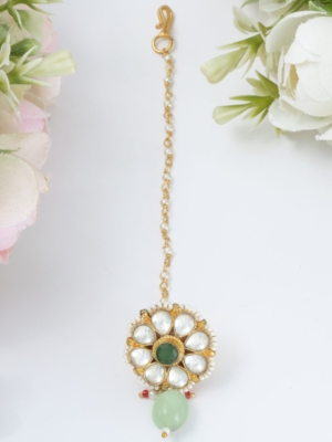 Royal Charm Kundan Bore