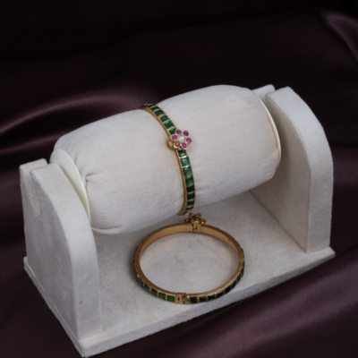 Floral Elegance Kada