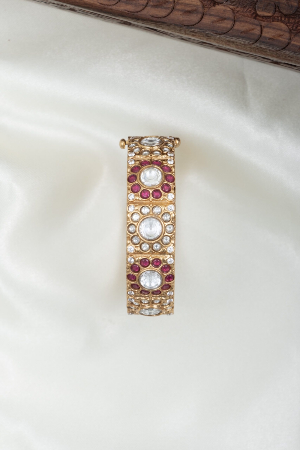 Empress Kundan Kada