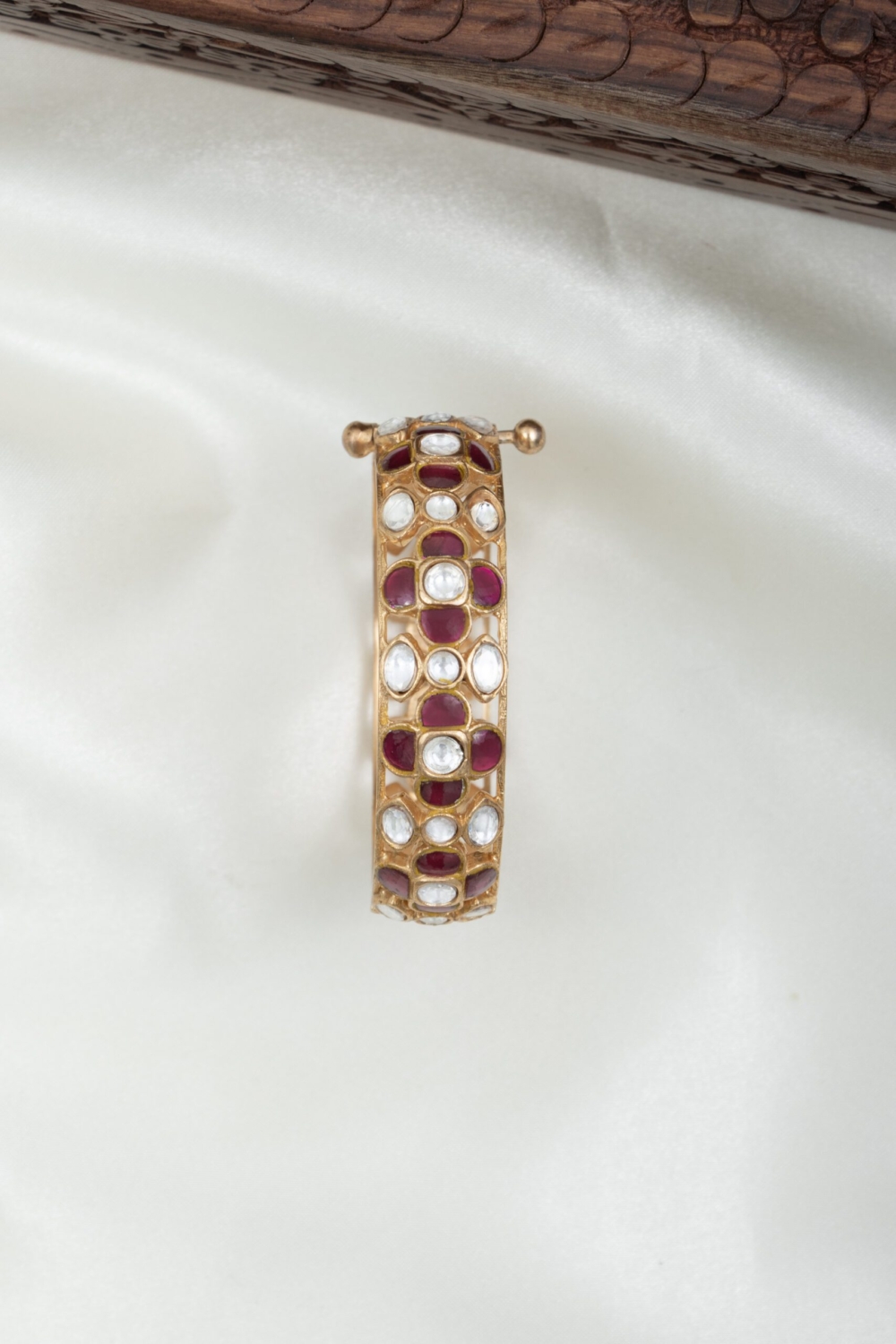 Sculpted Kundan Kada
