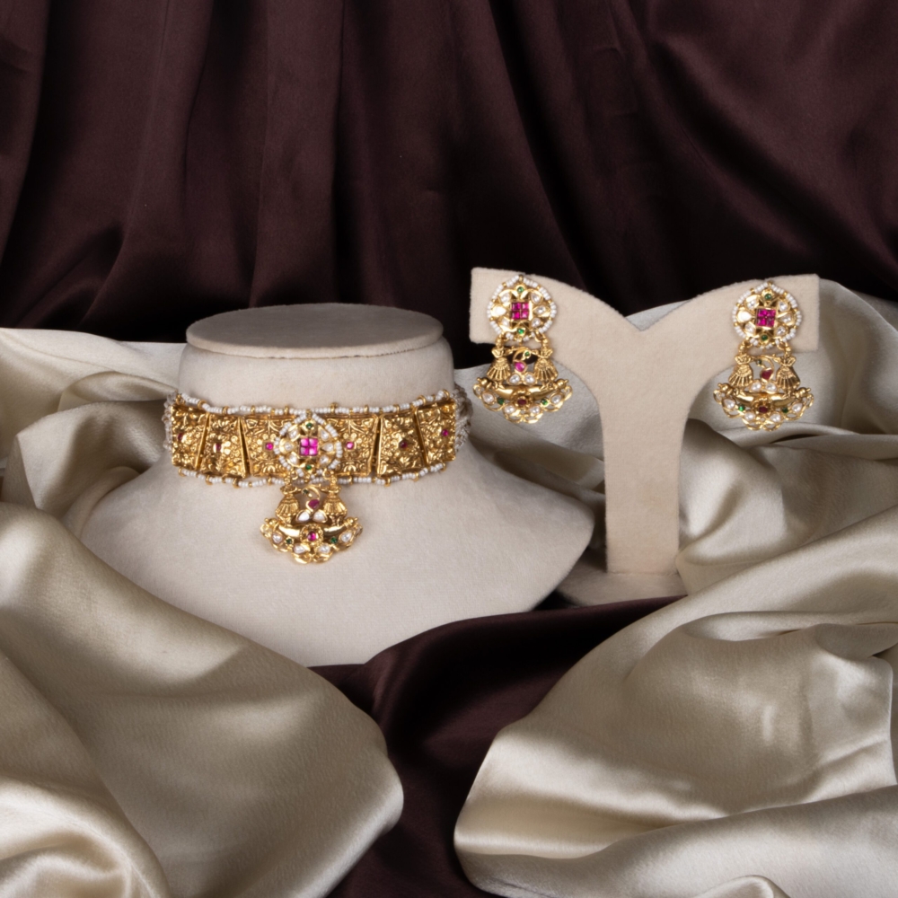 Antique Gold Regal Set