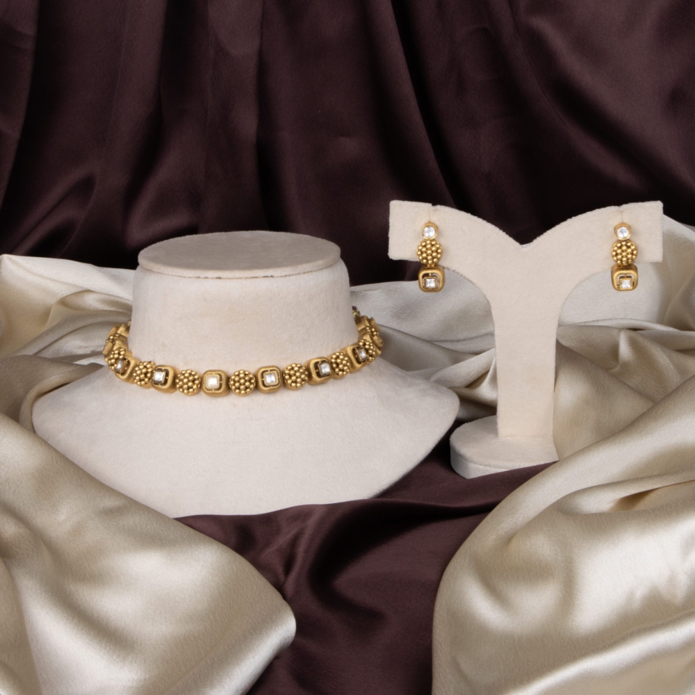 Minimalist Kundan Line Set