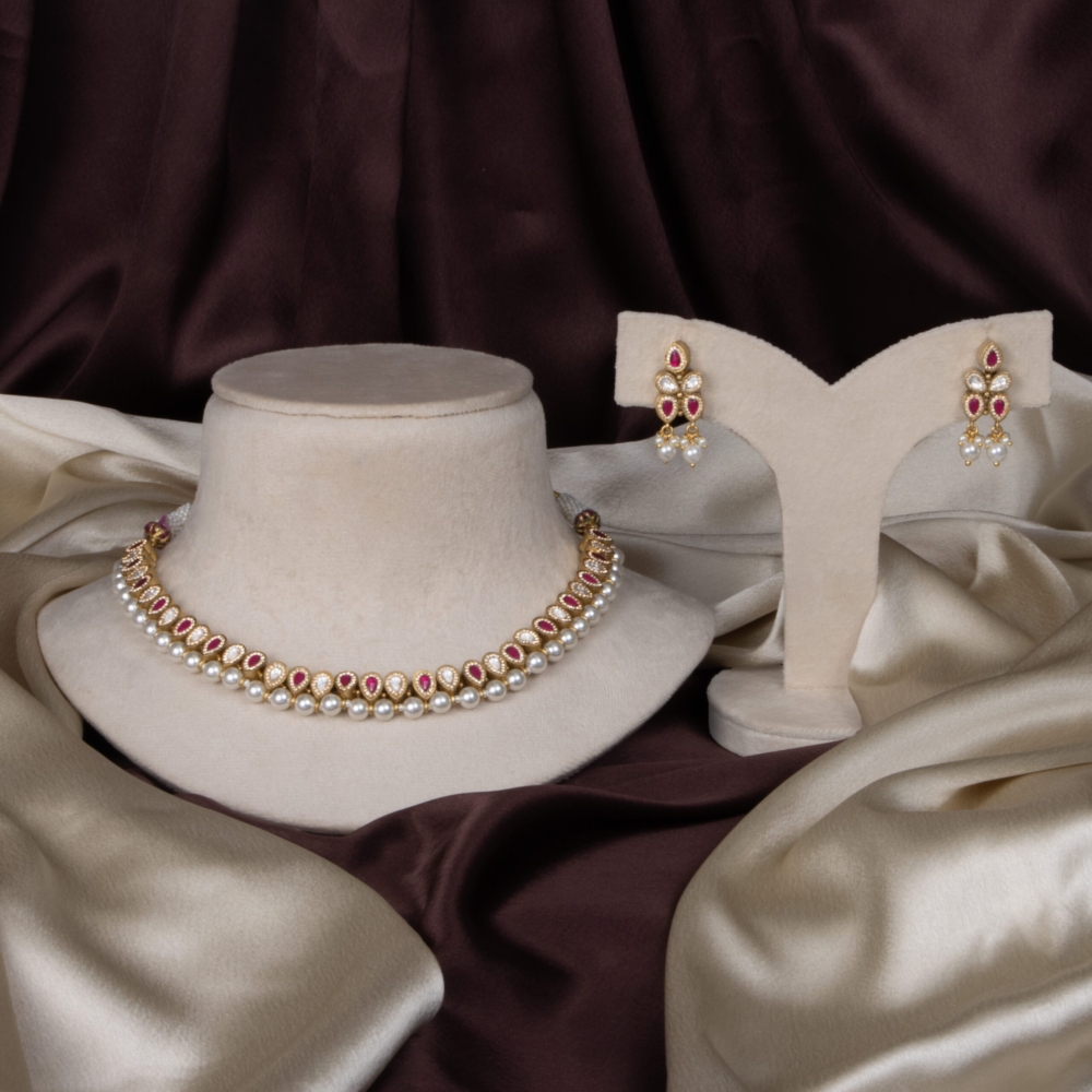 Pure Line Kundan Set