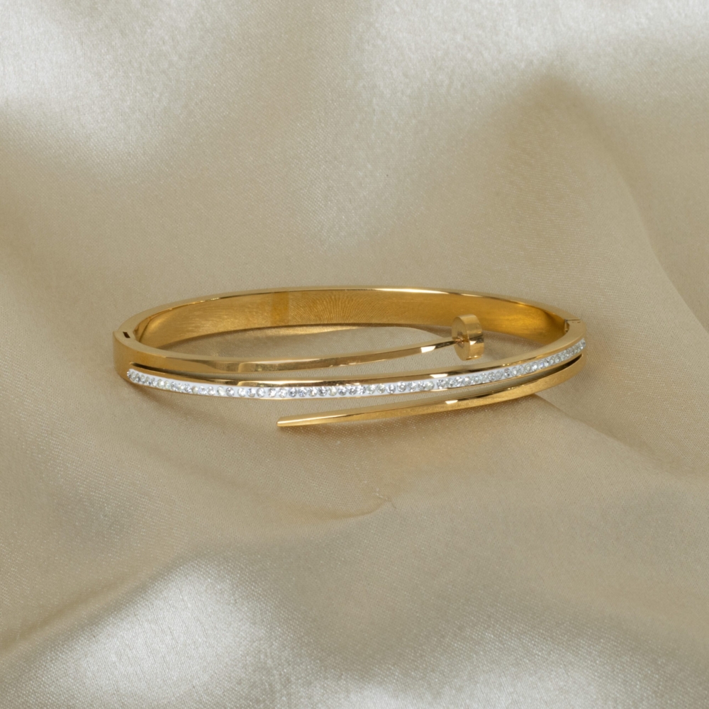 Sculpted kada