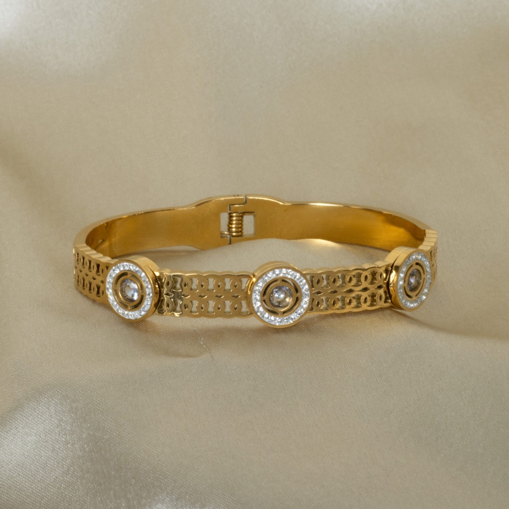 The Royal kada